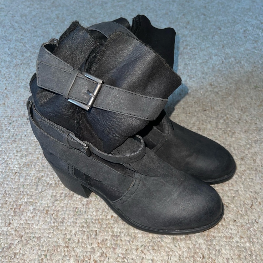 Women’s Report Black Heeled Ankle Boots size 10 moto style fleece lined
